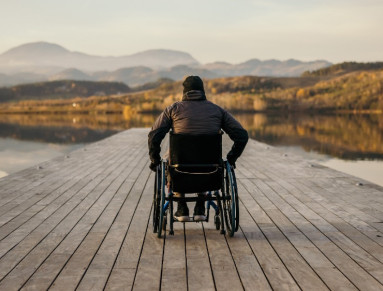 Vacances et handicap moteur : « Il y a encore des progrès à faire pour l’accessibilité. »