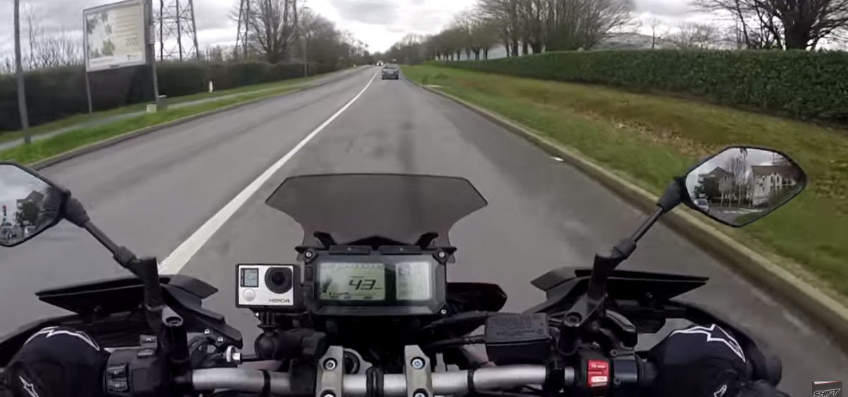 Pour rouler en toute sécurité en moto, apprenez à partager la route.