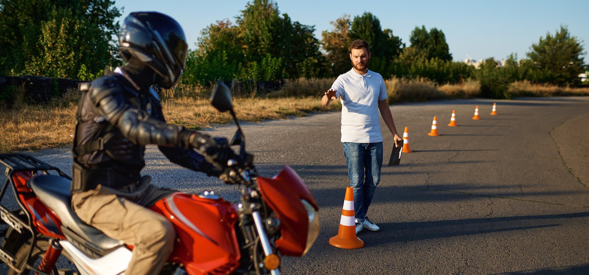 Comment bien se préparer au permis moto ?